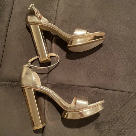 Limited Brand Heels Size 5.5 - Picture 5 of 5